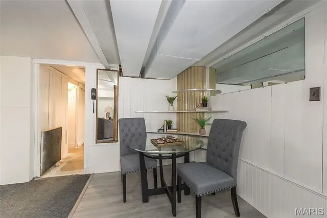 $975,000 | 9320 Lincoln Drive, St. Louis, MO 63127