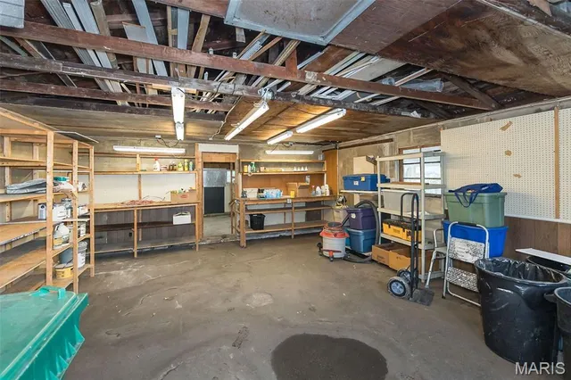 $975,000 | 9320 Lincoln Drive, St. Louis, MO 63127