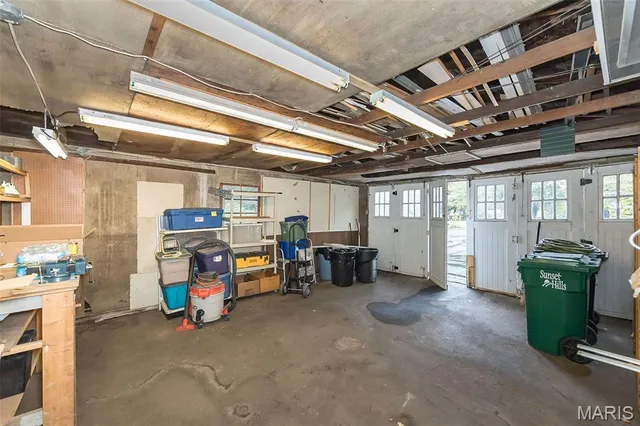 $975,000 | 9320 Lincoln Drive, St. Louis, MO 63127