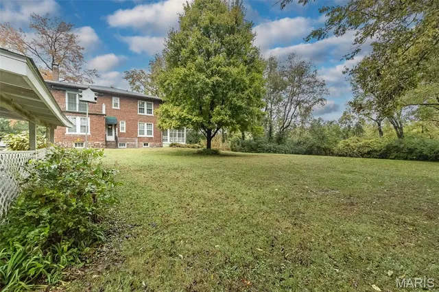 $975,000 | 9320 Lincoln Drive, St. Louis, MO 63127