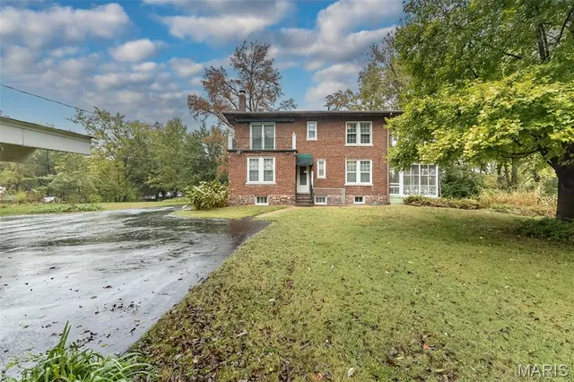 $975,000 | 9320 Lincoln Drive, St. Louis, MO 63127