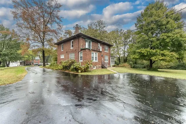 $975,000 | 9320 Lincoln Drive, St. Louis, MO 63127