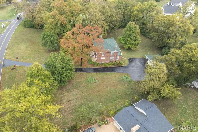 $975,000 | 9320 Lincoln Drive, St. Louis, MO 63127