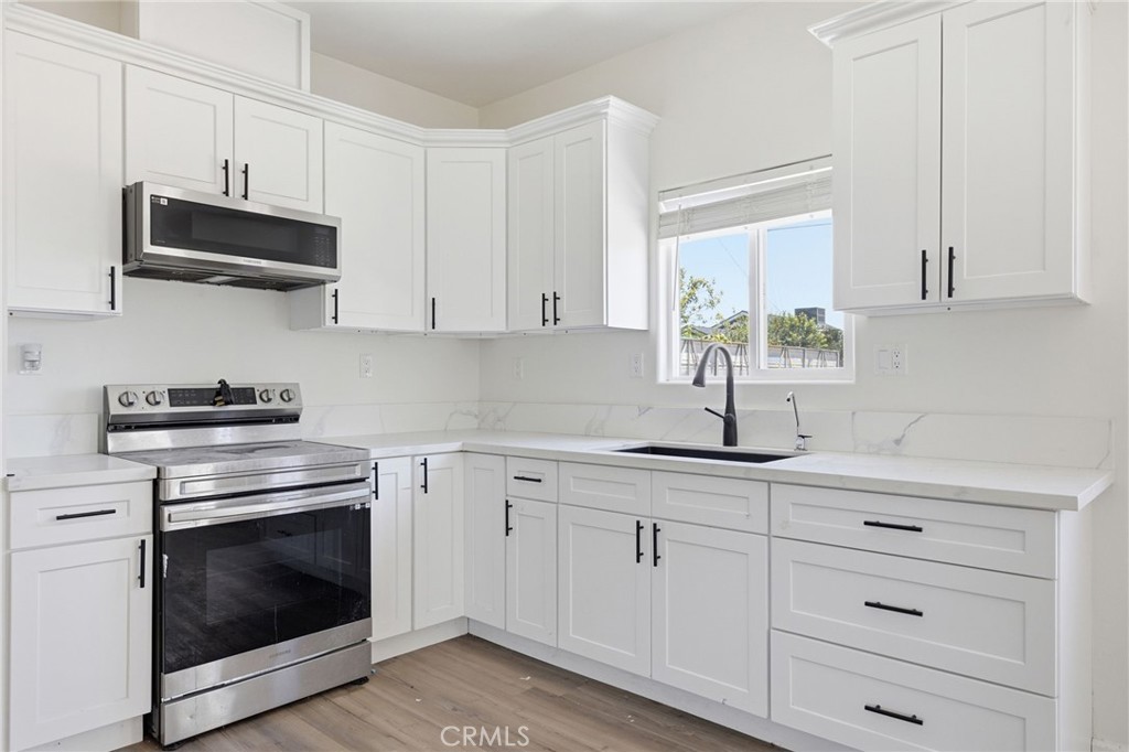 805 Lawson Road Bakersfield, CA 93307 - Photo 11 of 31