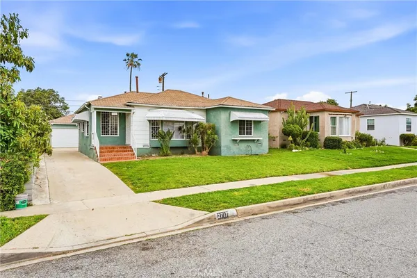 $685,000 | 2717 West Tichenor Street, Compton, CA 90220