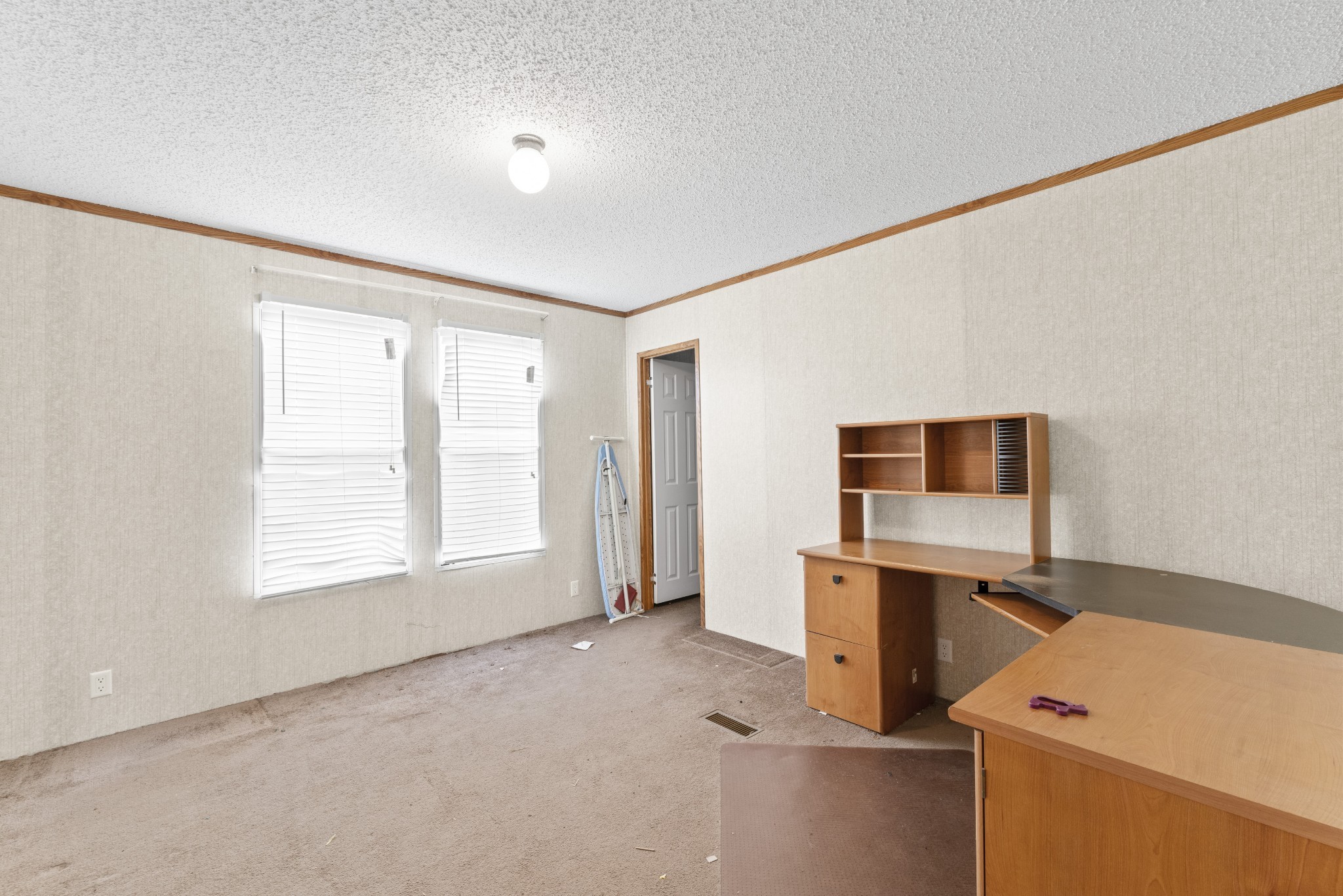 439 Philippi Road Wartrace, TN 37183 - Photo 27 of 29 a view of workspace with cabinet and flat screen tv