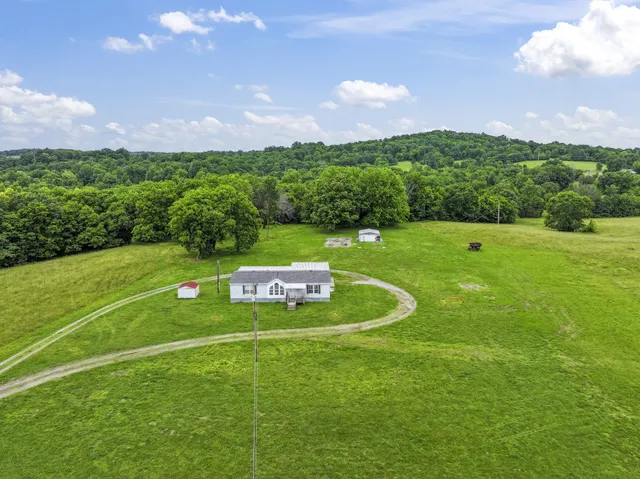 $799,900 | 439 Philippi Road, Wartrace, TN 37183