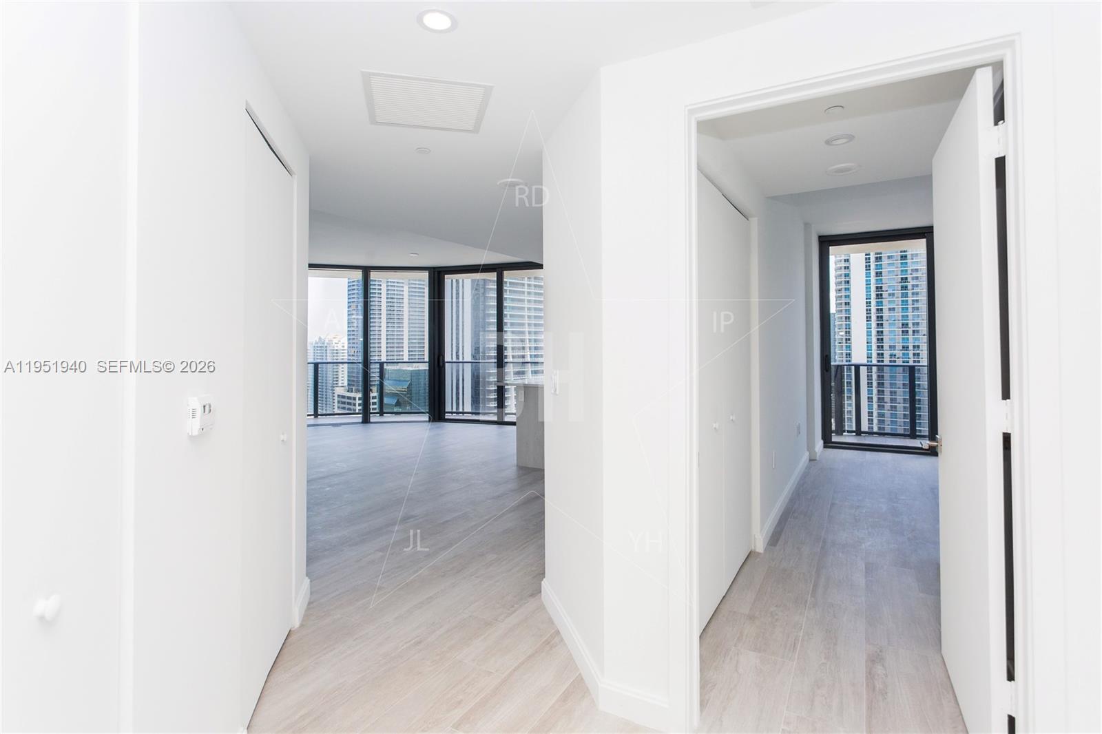 45 Southwest 9th Street, Unit 1603 Miami, FL 33130 - Photo 3 of 34