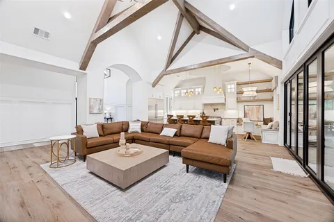 $2,300,000 | 704 Palisades Drive, Gordonville, TX 76245