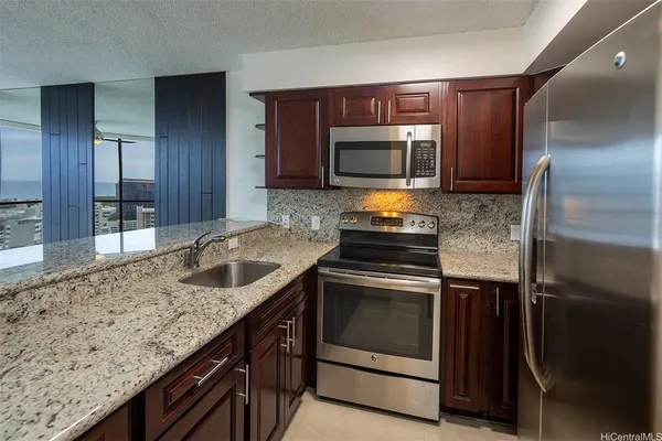 $3,000 | 930 Kaheka Street, Unit 2901, Honolulu, HI 96814