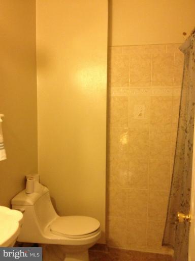 2714 Rambler Place Adelphi, MD 20783 - Photo 25 of 26 Bath (Master)