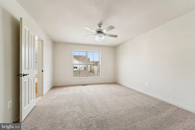 $575,000 | 14045 Marketcenter Drive, Clarksburg, MD 20871