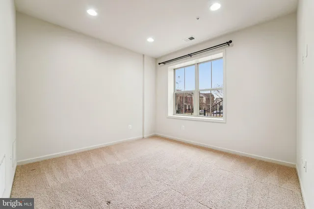 $575,000 | 14045 Marketcenter Drive, Clarksburg, MD 20871