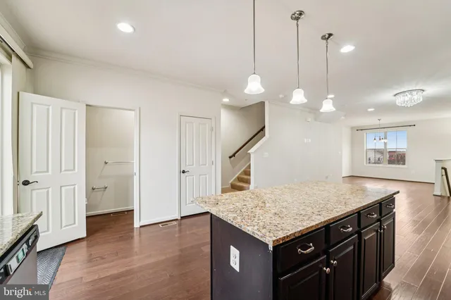 $575,000 | 14045 Marketcenter Drive, Clarksburg, MD 20871