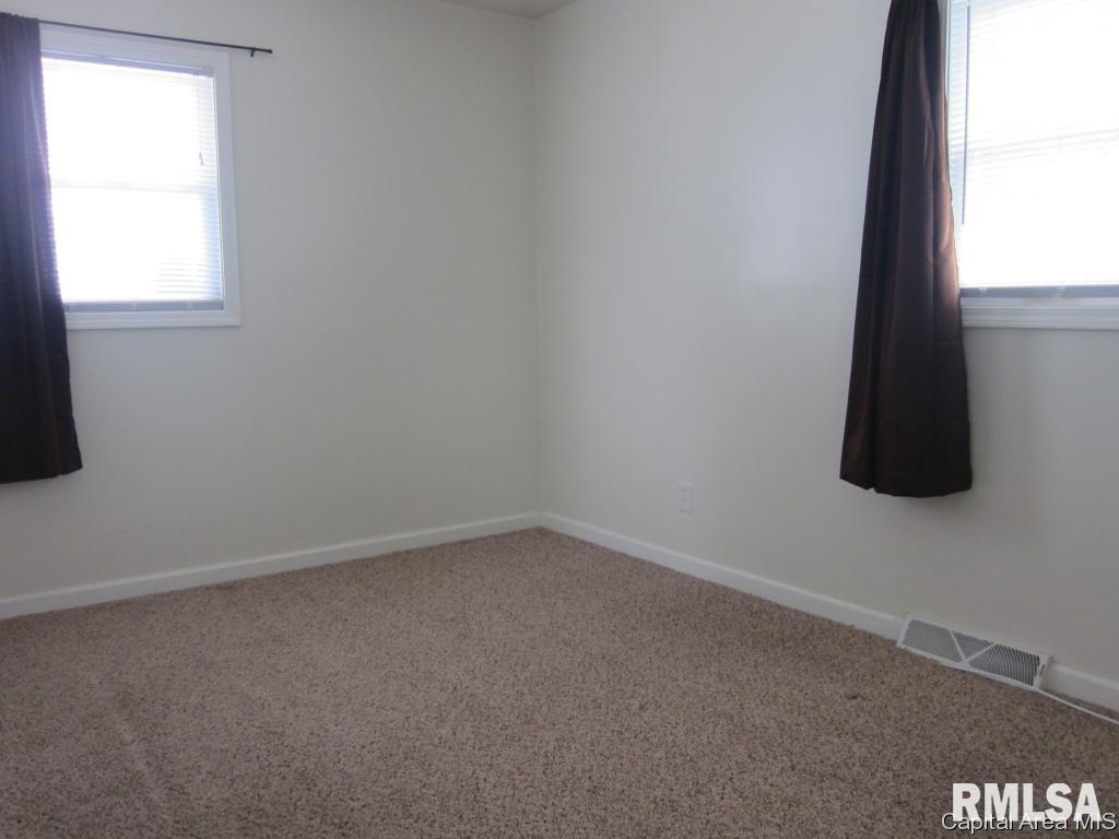 1108 Johnson Lane Springfield, IL 62702 - Photo 13 of 24