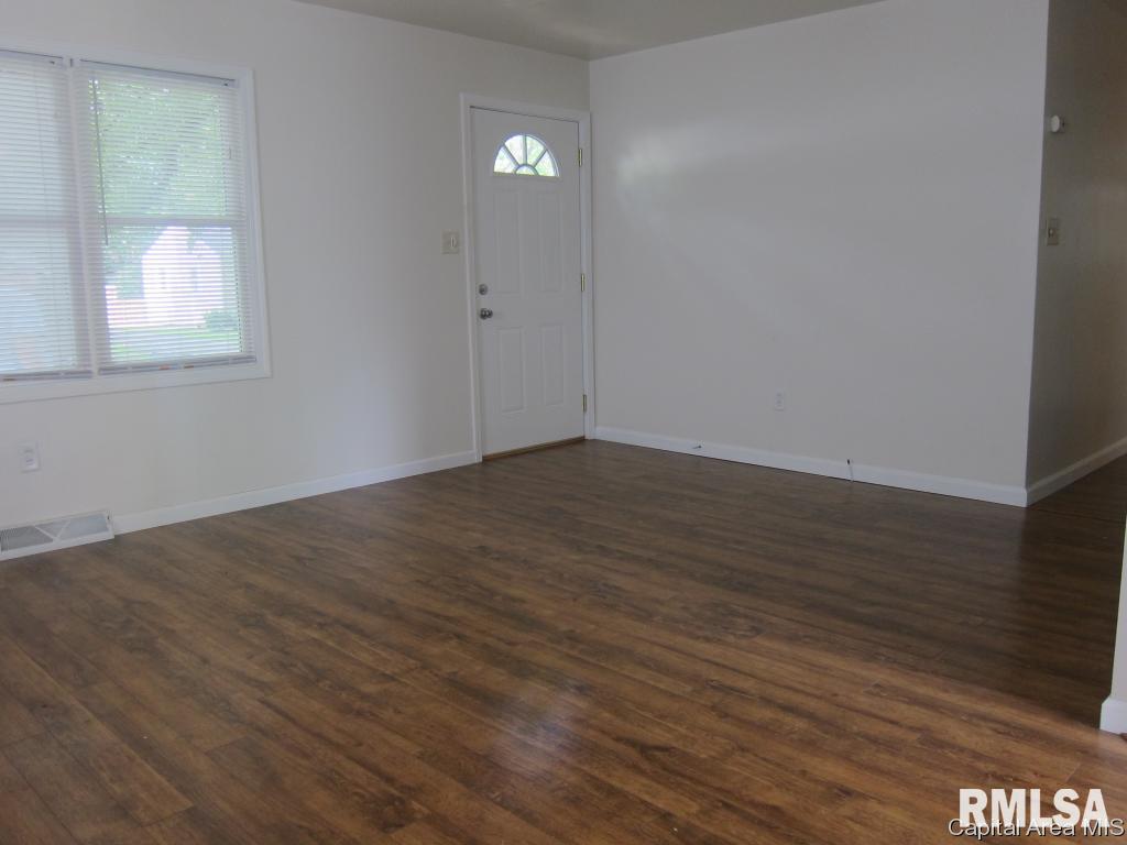 1108 Johnson Lane Springfield, IL 62702 - Photo 5 of 24