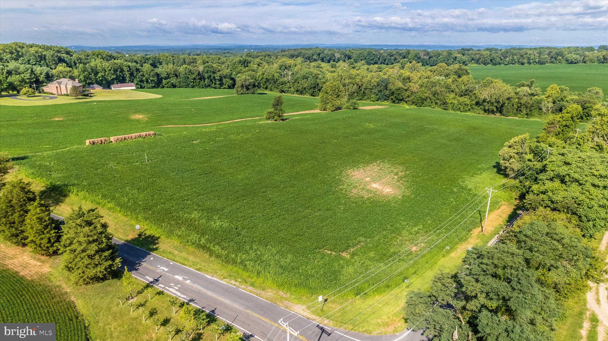 19101 Darnestown Road Poolesville, MD 20837 - Photo 17 of 29 a view of a garden with an outdoor space