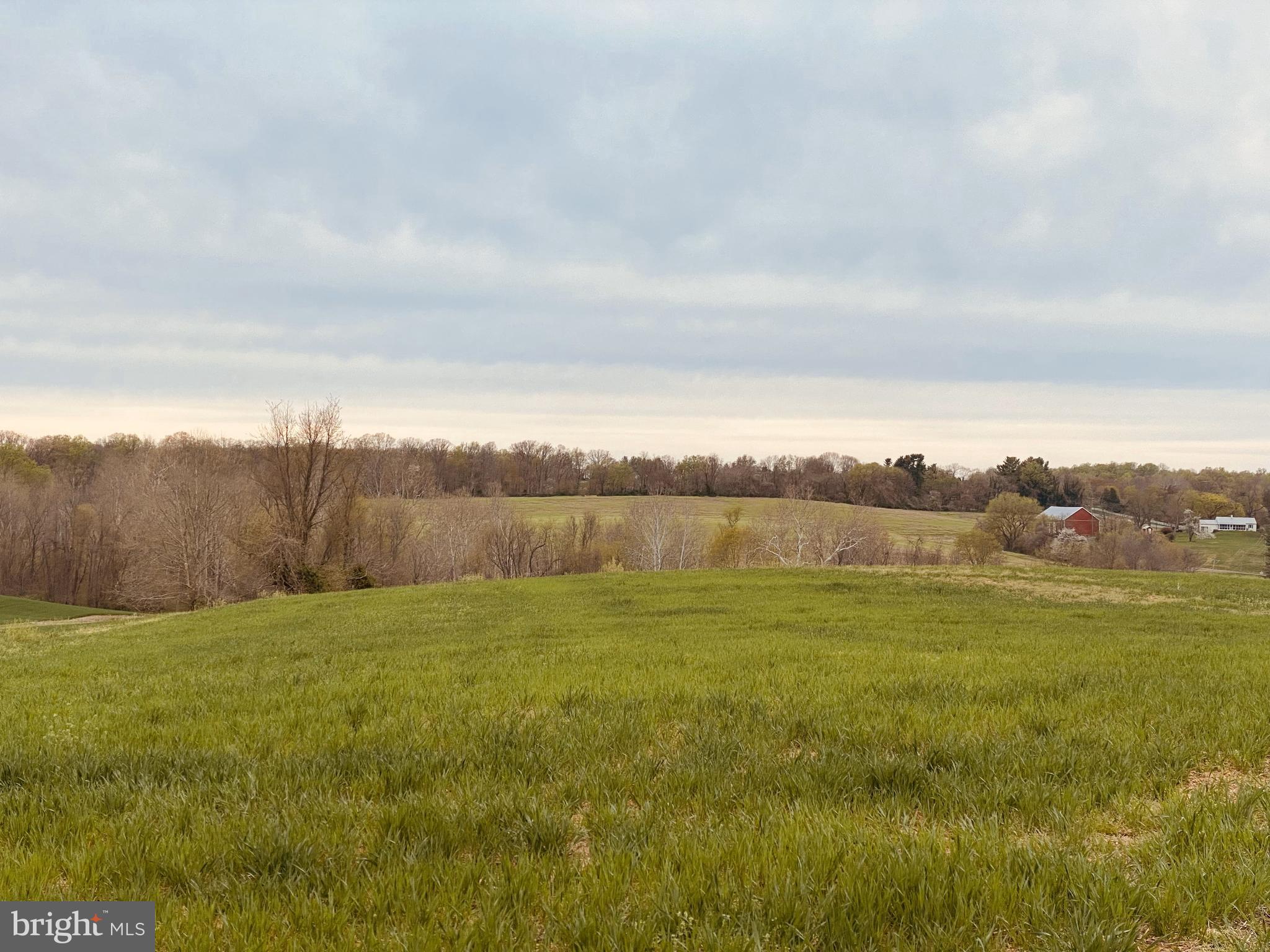 19101 Darnestown Road Poolesville, MD 20837 - Photo 2 of 29 a view of an ocean and with mountain