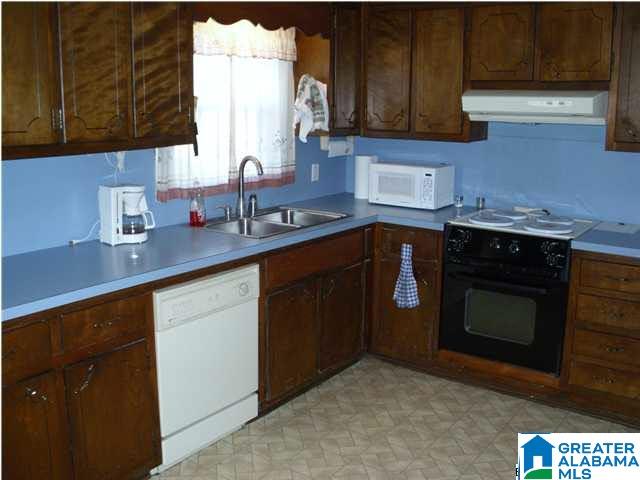 1122 Wilkes Road Birmingham, AL 35228 - Photo 3 of 13