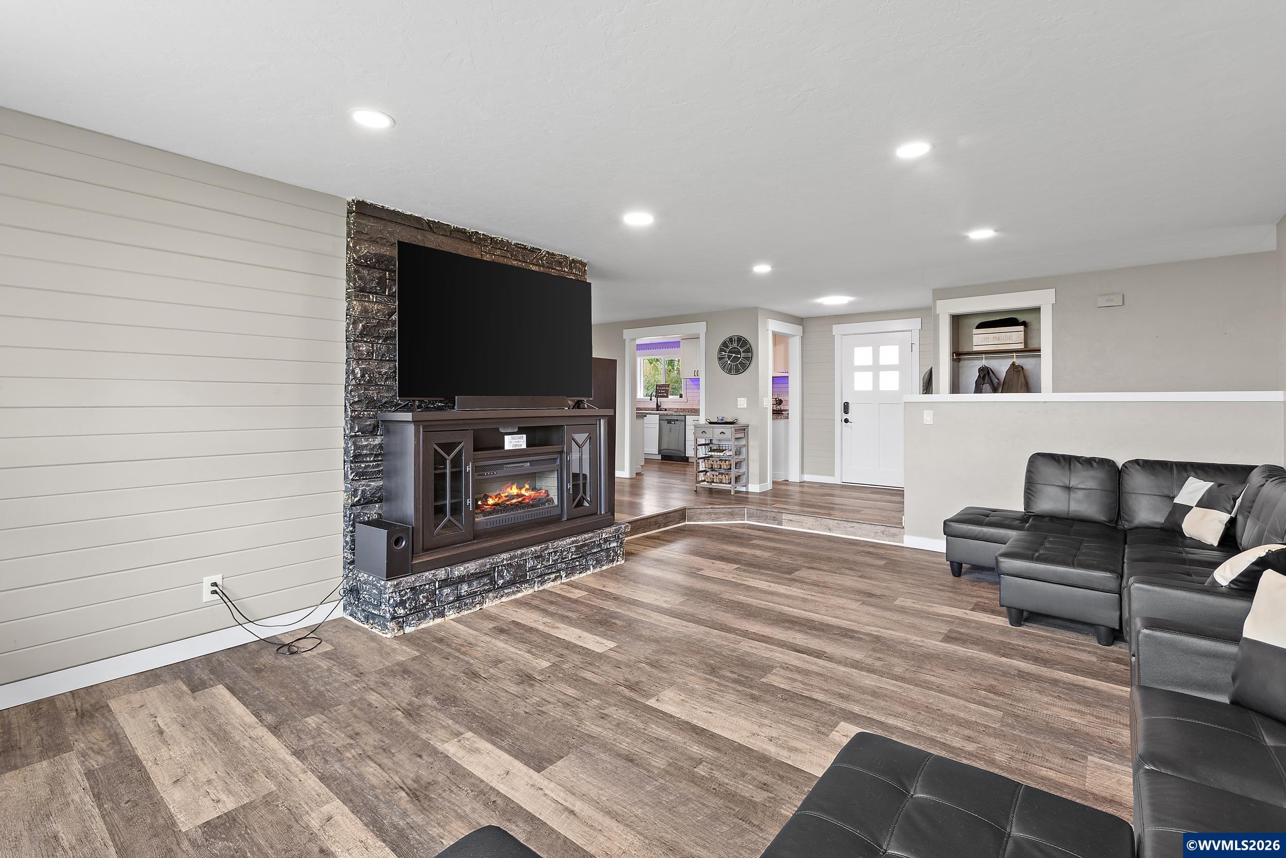 35540 Knox Butte Road East Albany, OR 97322 - Photo 4 of 46 Gallery Image 4