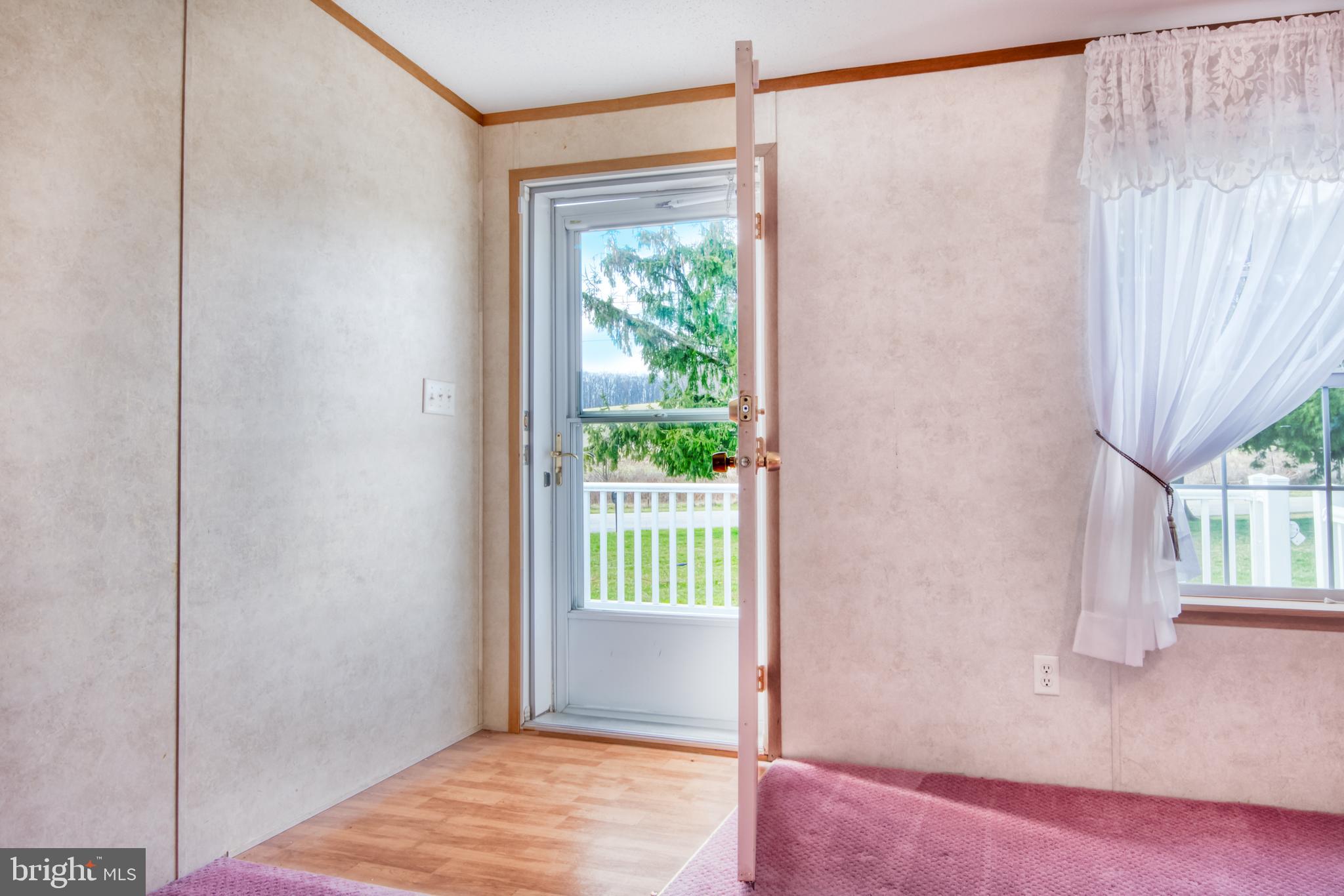 12843 Center Road Stewartstown, PA 17363 - Photo 4 of 28 Welcome In ...