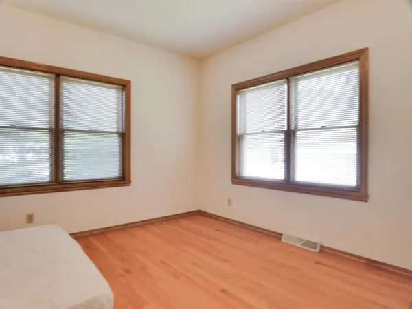 $689,900 | 125 East Wayfarer Lane, Appleton, WI 54913