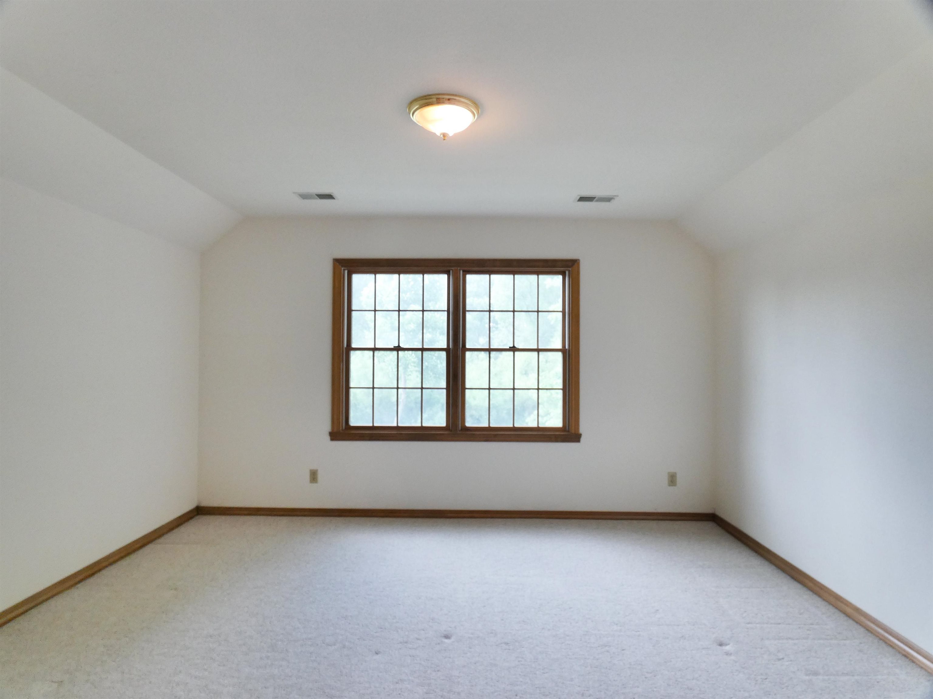 125 East Wayfarer Lane Appleton, WI 54913 - Photo 18 of 39