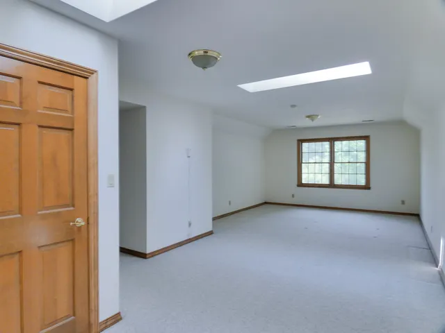 $689,900 | 125 East Wayfarer Lane, Appleton, WI 54913