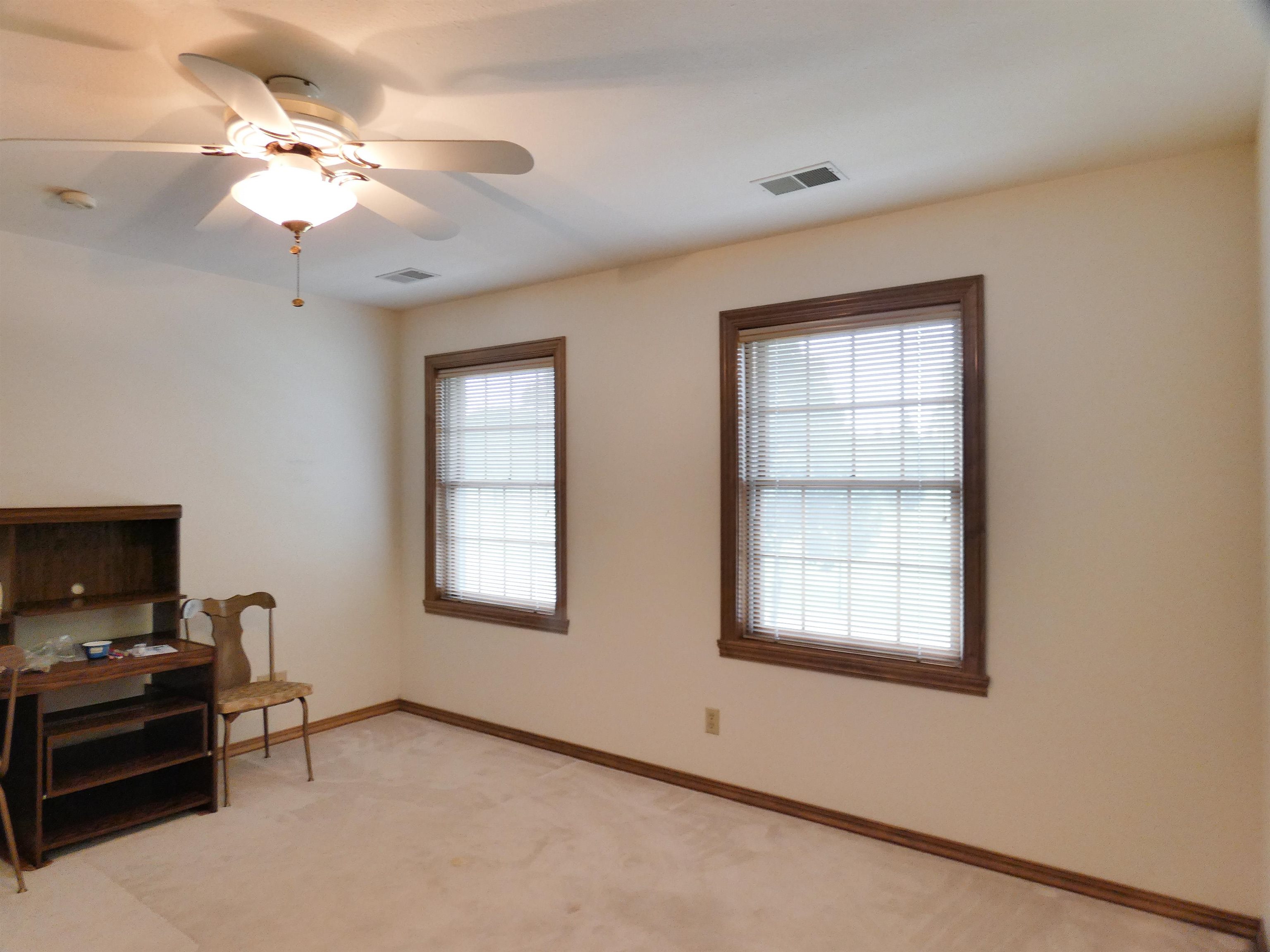 125 East Wayfarer Lane Appleton, WI 54913 - Photo 25 of 39