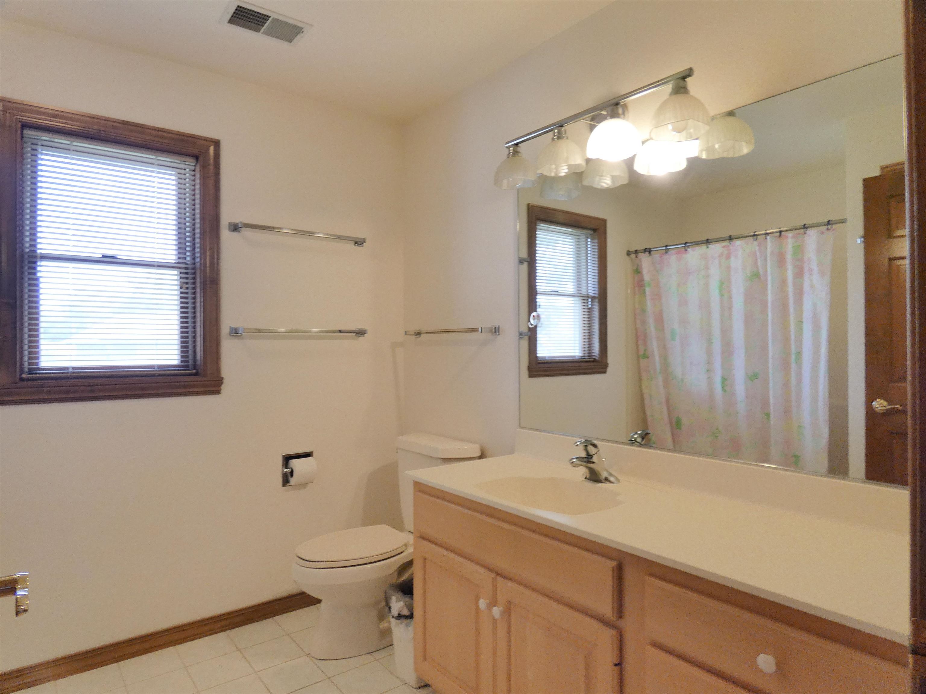 125 East Wayfarer Lane Appleton, WI 54913 - Photo 26 of 39