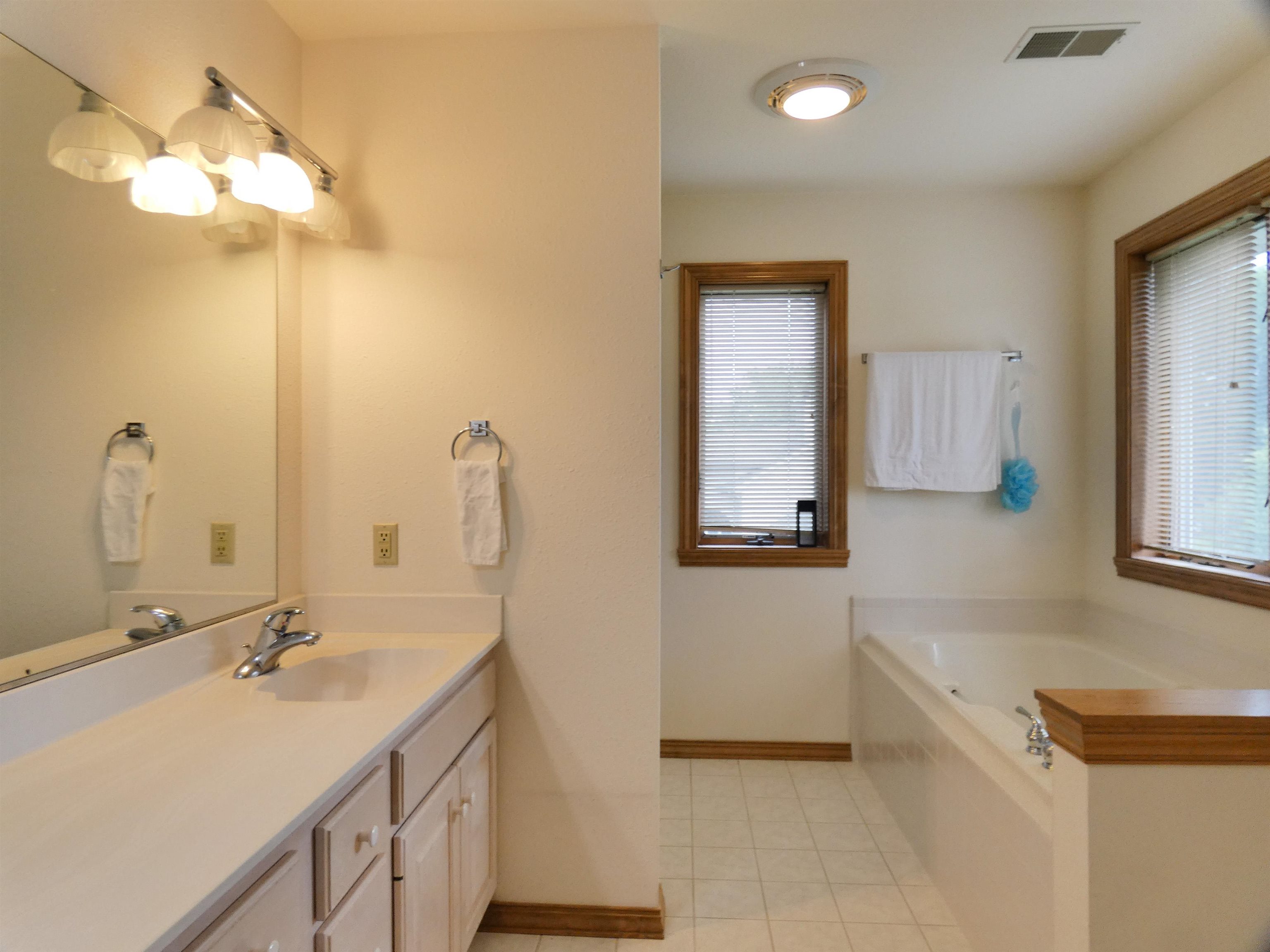 125 East Wayfarer Lane Appleton, WI 54913 - Photo 29 of 39