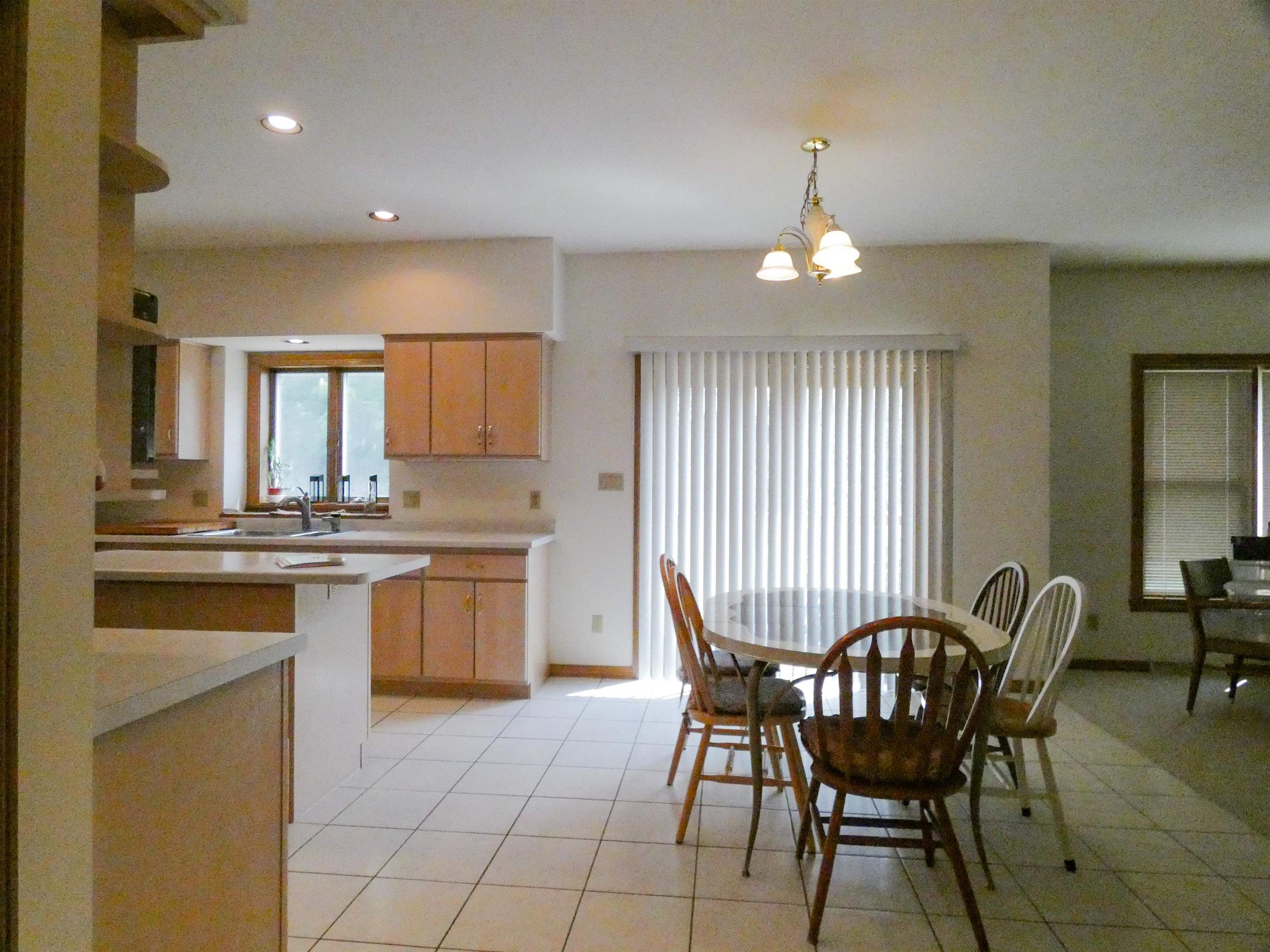 125 East Wayfarer Lane Appleton, WI 54913 - Photo 3 of 39