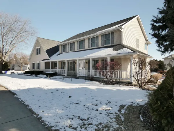 $689,900 | 125 East Wayfarer Lane, Appleton, WI 54913