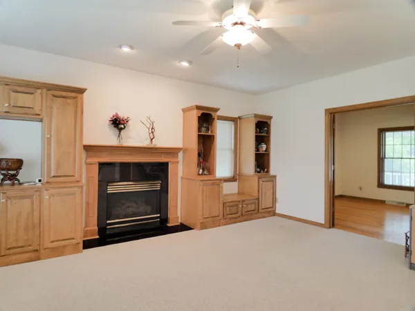 $689,900 | 125 East Wayfarer Lane, Appleton, WI 54913