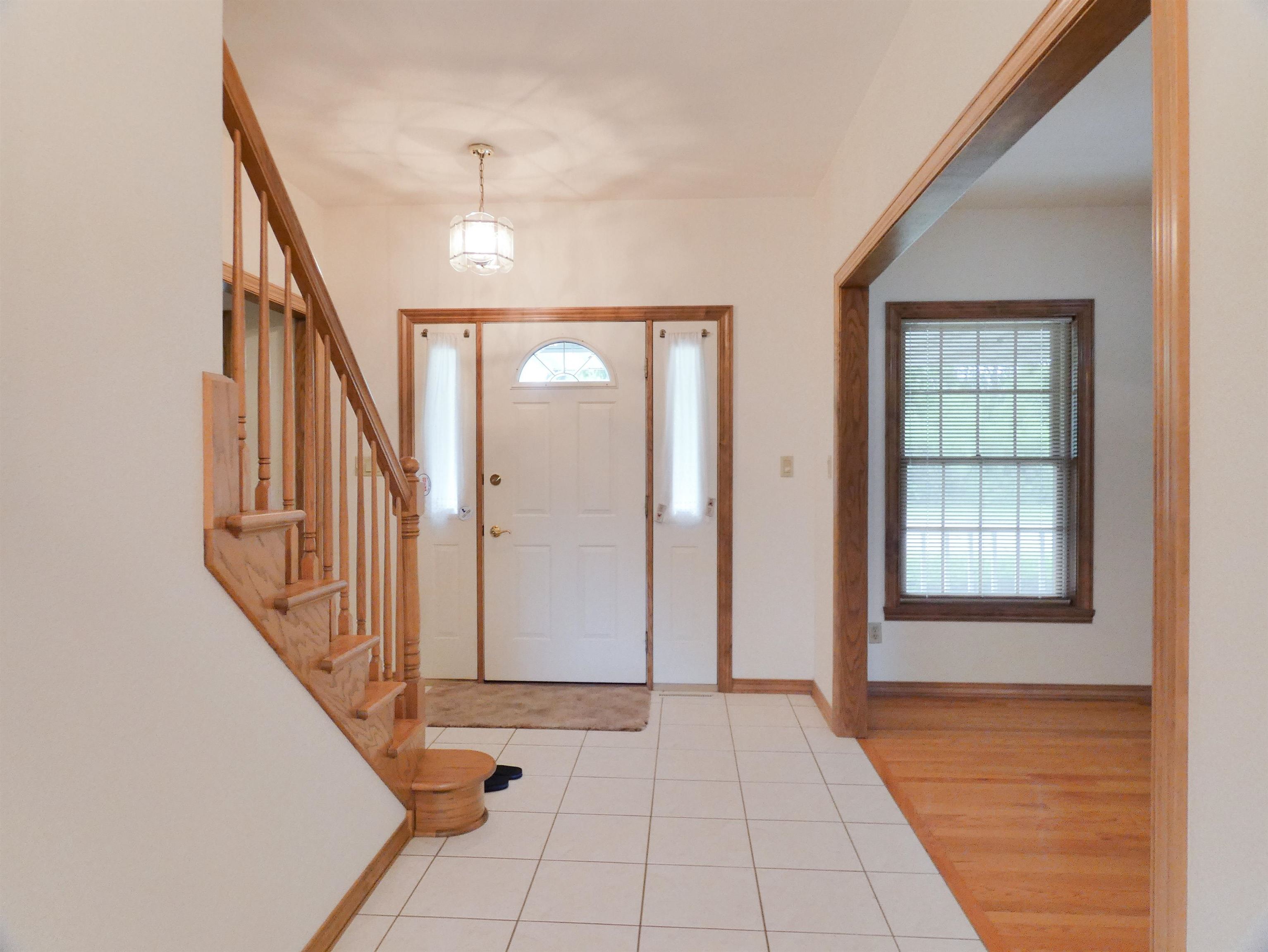 125 East Wayfarer Lane Appleton, WI 54913 - Photo 9 of 39