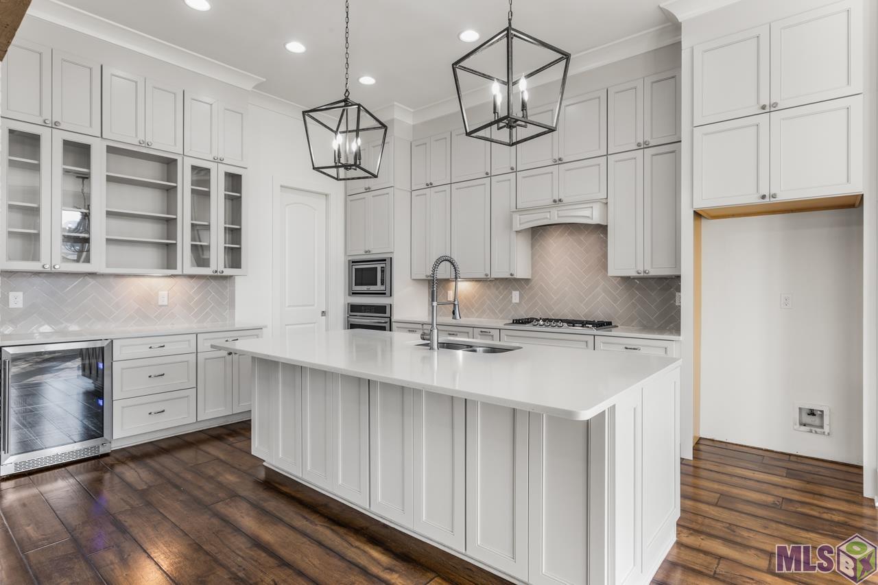 10740 Summer Fest Lane Baton Rouge, LA 70810 - Photo 12 of 34 Loads of storage and pantry area