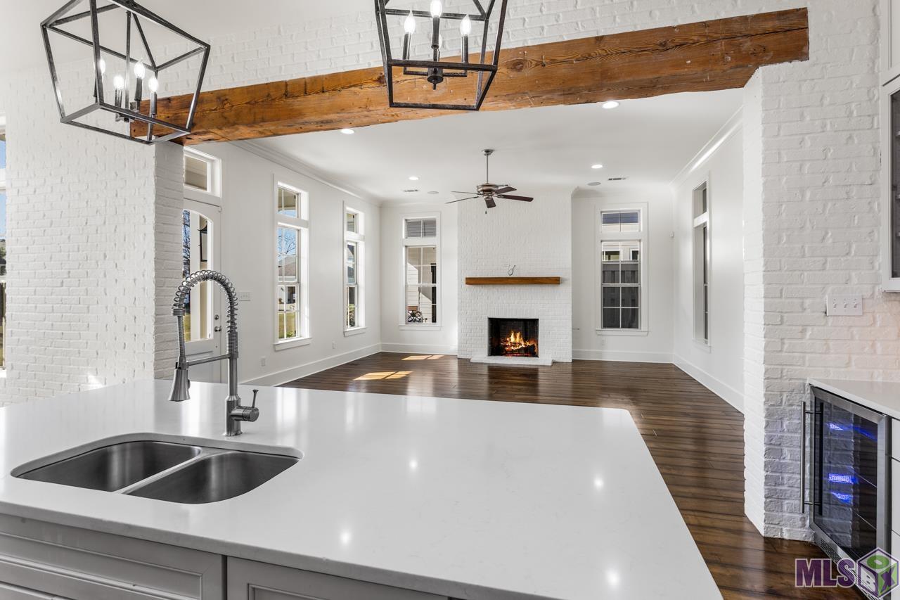 10740 Summer Fest Lane Baton Rouge, LA 70810 - Photo 15 of 34 Looking from the kitchen to the living room