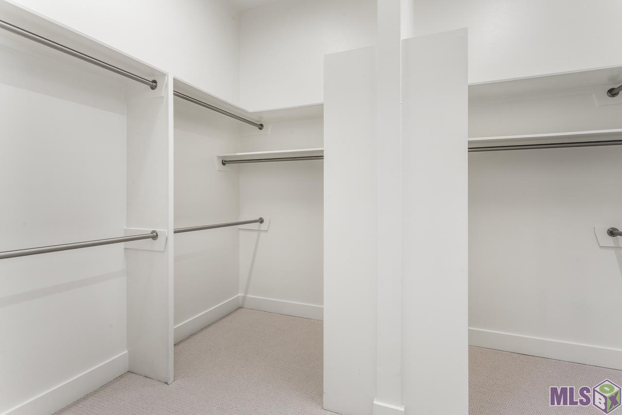 10740 Summer Fest Lane Baton Rouge, LA 70810 - Photo 23 of 34 Primary closet