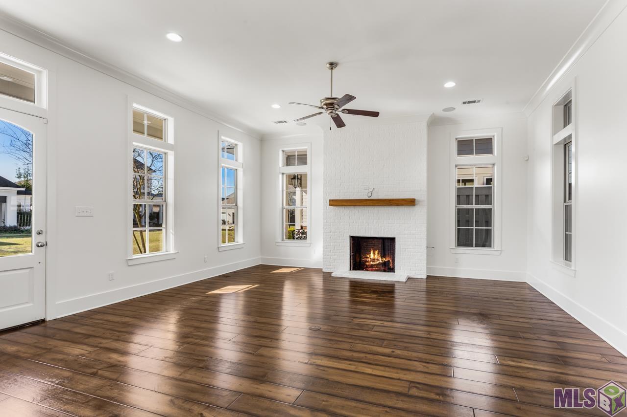 10740 Summer Fest Lane Baton Rouge, LA 70810 - Photo 5 of 34 Living room