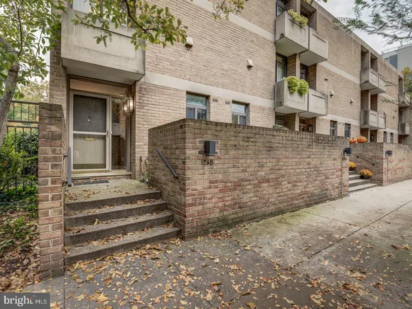 $3,900 | 1265 Delaware Avenue Southwest, Unit 52, Washington, DC 20024