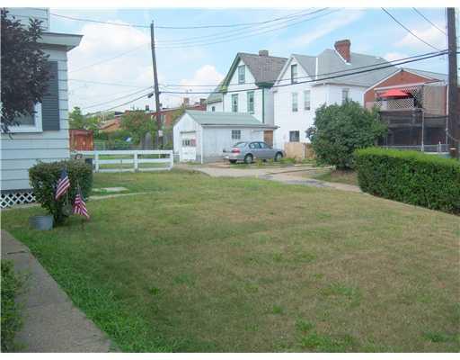 1102 Taggart Street McKees Rocks, PA 15136 - Photo 13 of 18 Yard/Garden.