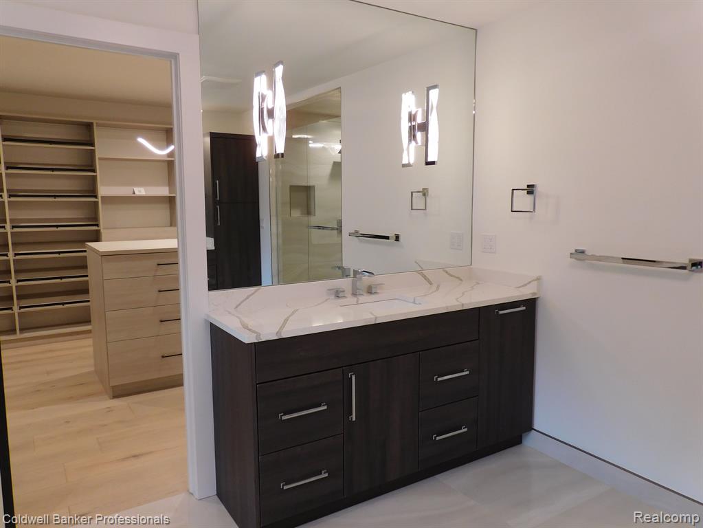 2324 Yorkshire Road Birmingham, MI 48009 - Photo 42 of 69
