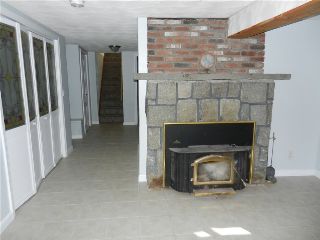 140 Whitehead Road Coventry, RI 02816 - Photo 31 of 40