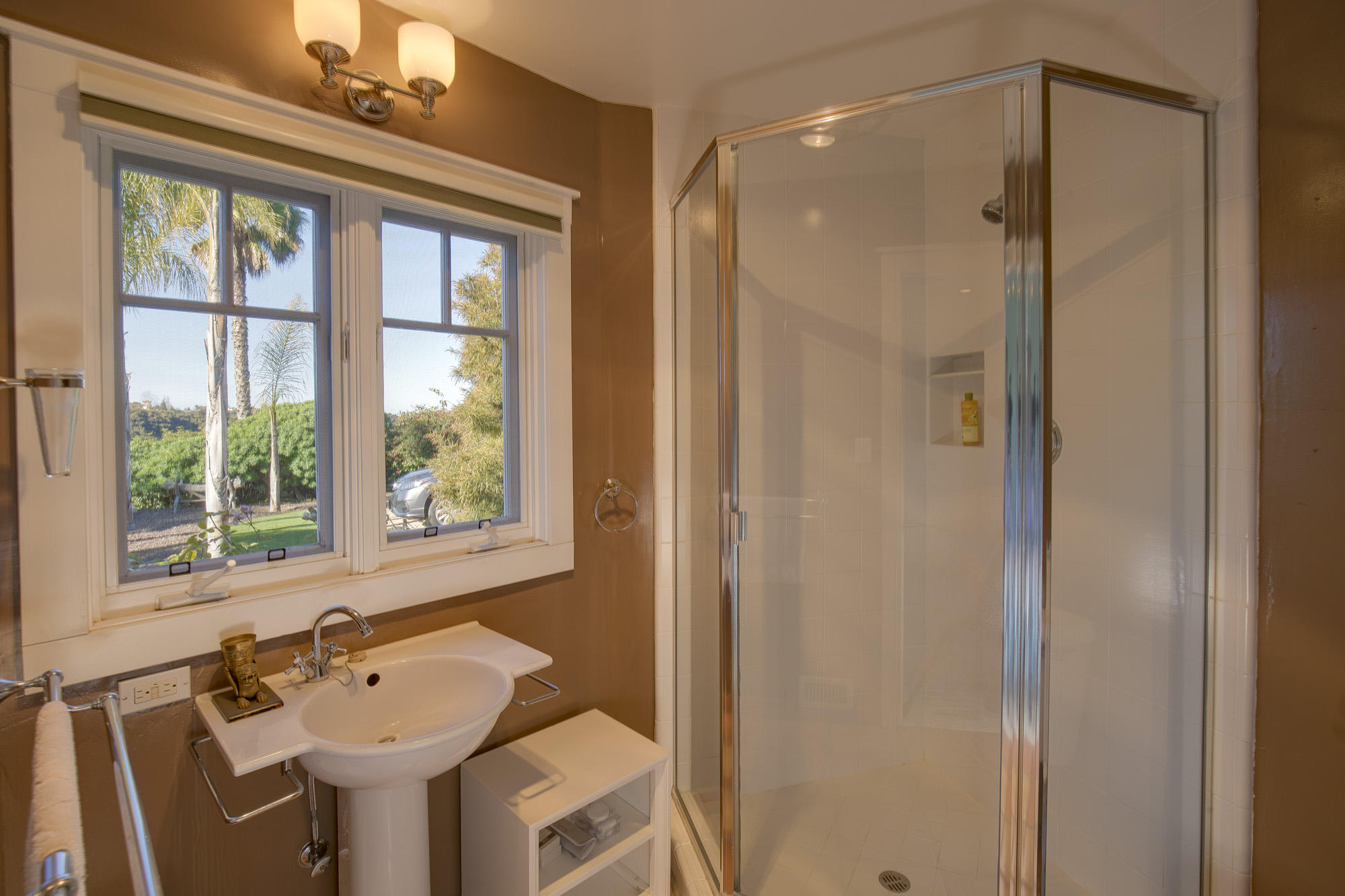 6855 Shepard Mesa Road Carpinteria, CA 93013 - Photo 20 of 34 Guest Bathroom