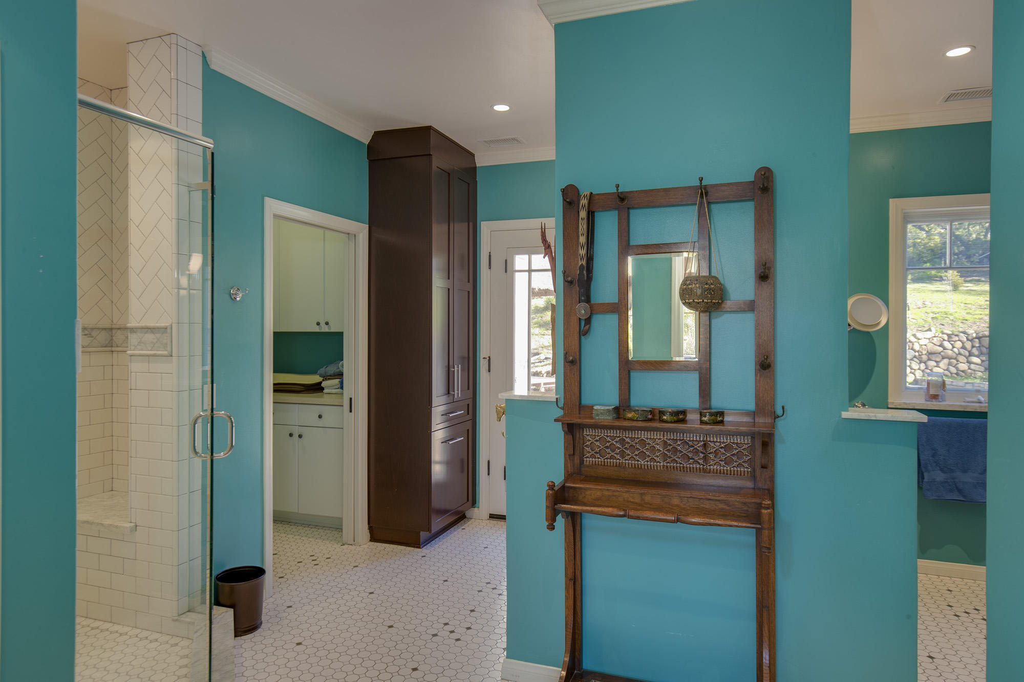 6855 Shepard Mesa Road Carpinteria, CA 93013 - Photo 21 of 34 Master Suite Bathroom