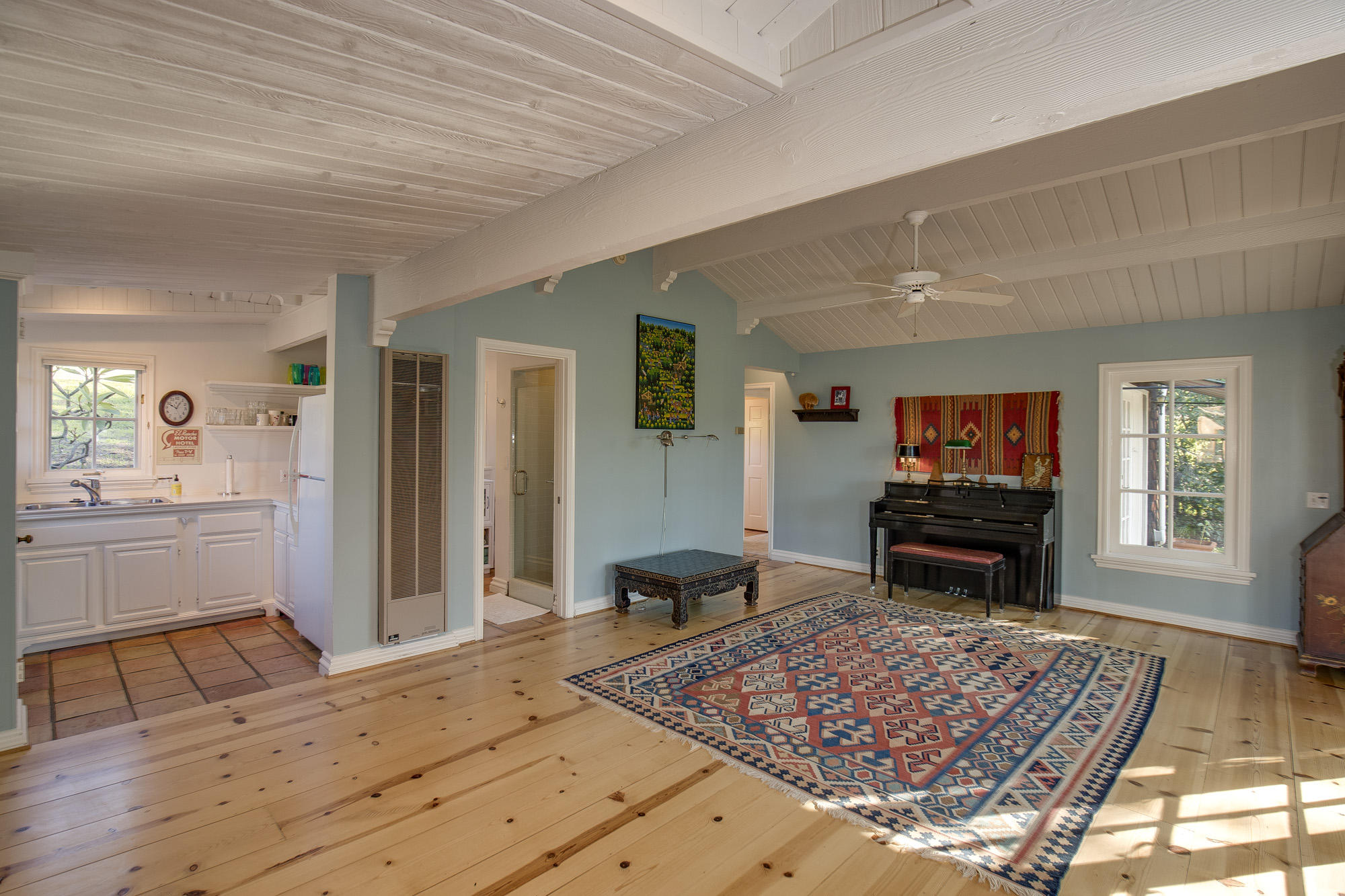6855 Shepard Mesa Road Carpinteria, CA 93013 - Photo 25 of 34 Guest cottage living room