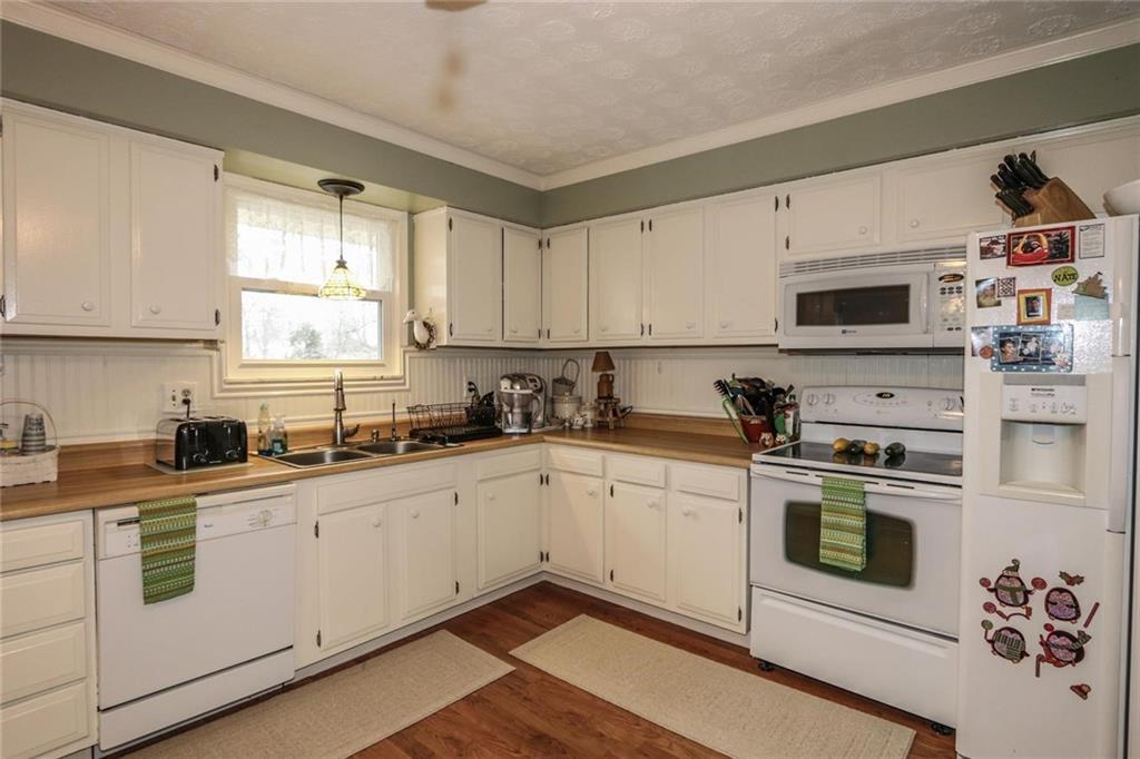 5196 Willow Dale Road Springfield, OH 45502 - Photo 9 of 28
