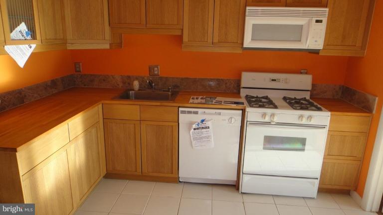 11 Cross Keys Road, Unit 11F Baltimore, MD 21210 - Photo 4 of 12 Kitchen