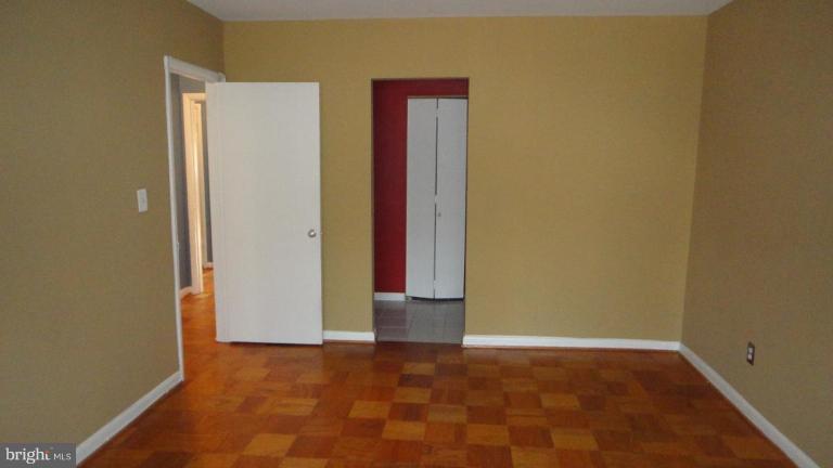 11 Cross Keys Road, Unit 11F Baltimore, MD 21210 - Photo 10 of 12 Master Bedroom