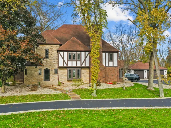 $899,900 | 155 Helm Road, Barrington, IL 60010